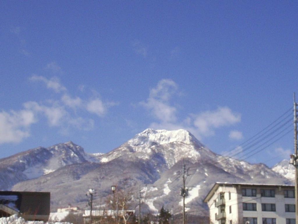 Akakura Yours Inn Mioko Kültér fotó