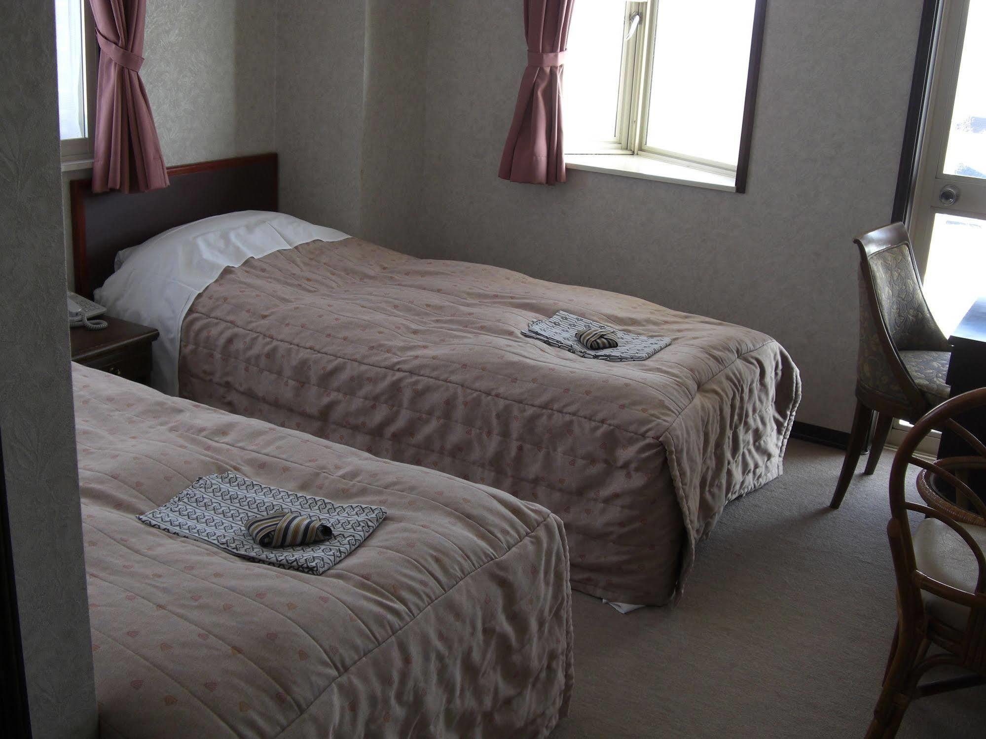 Akakura Yours Inn Mioko Kültér fotó
