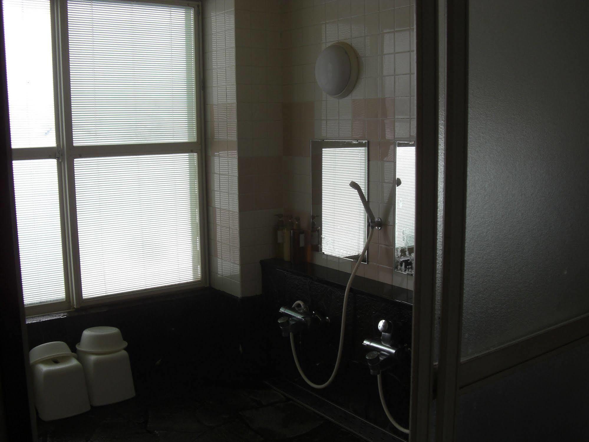 Akakura Yours Inn Mioko Kültér fotó