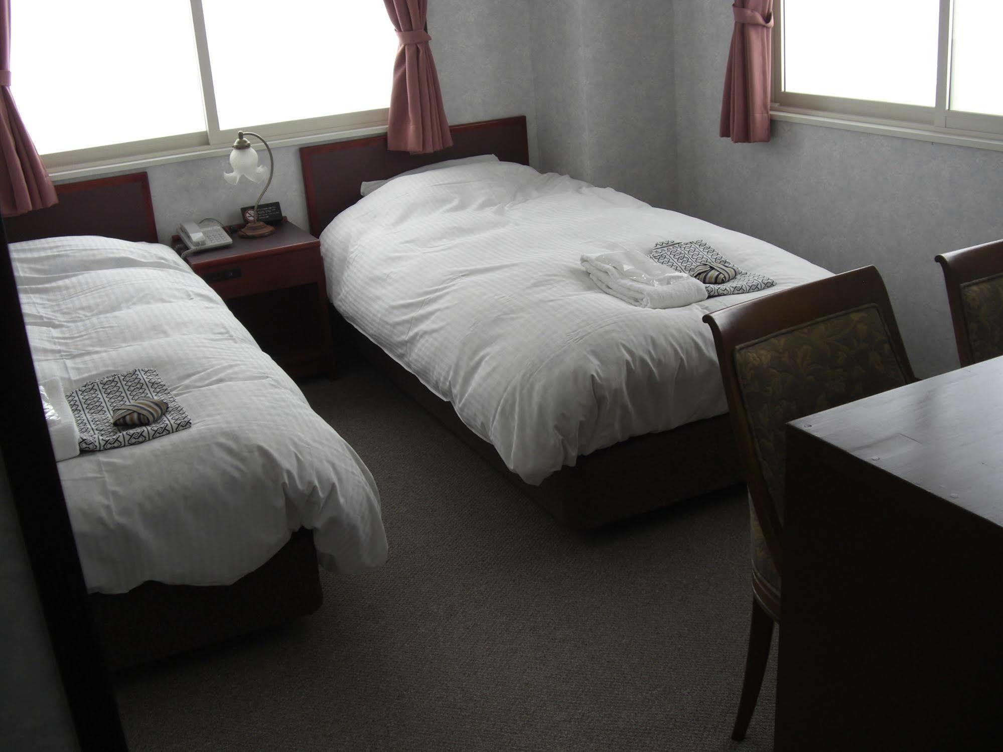 Akakura Yours Inn Mioko Kültér fotó