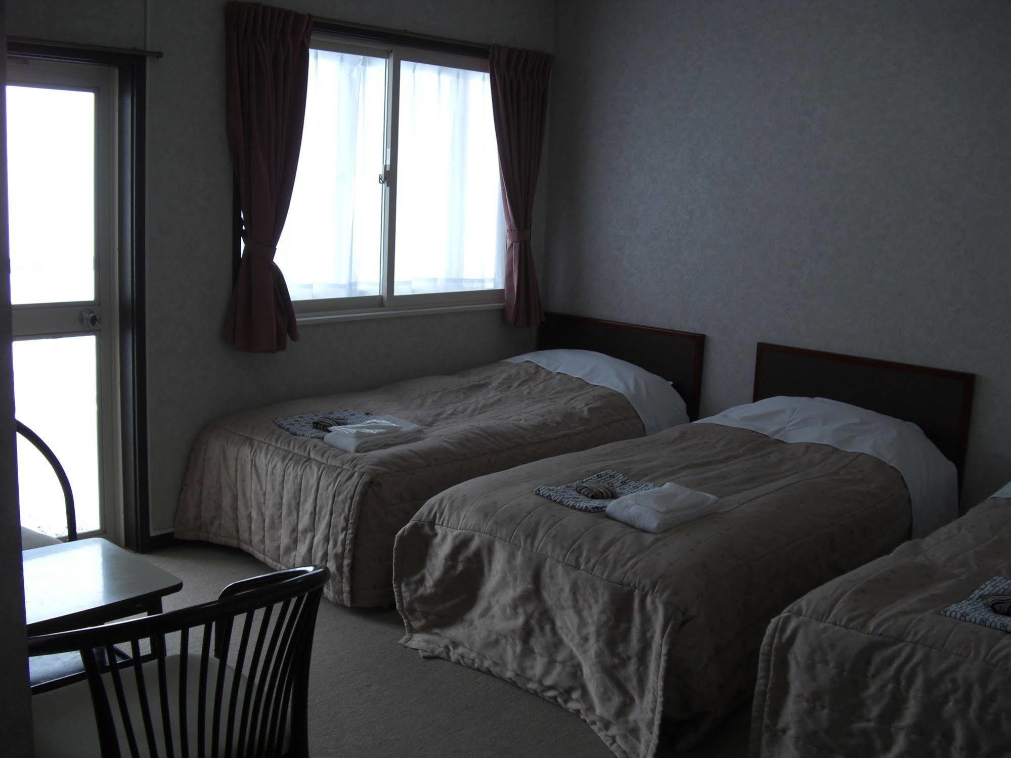 Akakura Yours Inn Mioko Kültér fotó